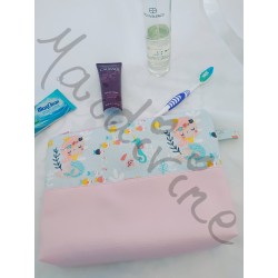 Trousse de toilette personnalisable : idéale pour cadeau, voyage, fête des mères anniversaire...