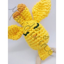 Hochet girafe au crochet fait main