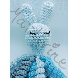 lapin sensoriel au crochet