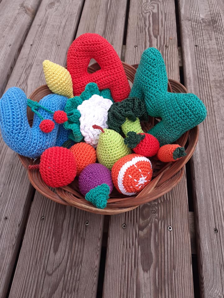 dinette crochet et lettres en crochet