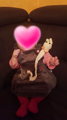 attache tétines au crochet fait mains. licorne